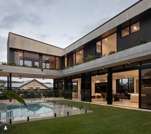 Swimming pool landscaping Teneriffe QLD